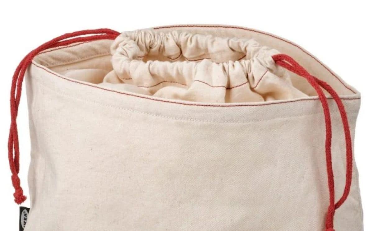 IKEA lanceert een decoratieve tas voor , de onmisbare trend van de lente